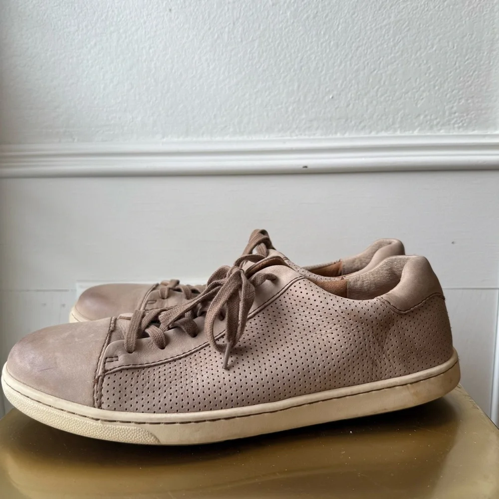Born Men's Beige Leather Sneakers Size 11M Casual Lace Up Shoes